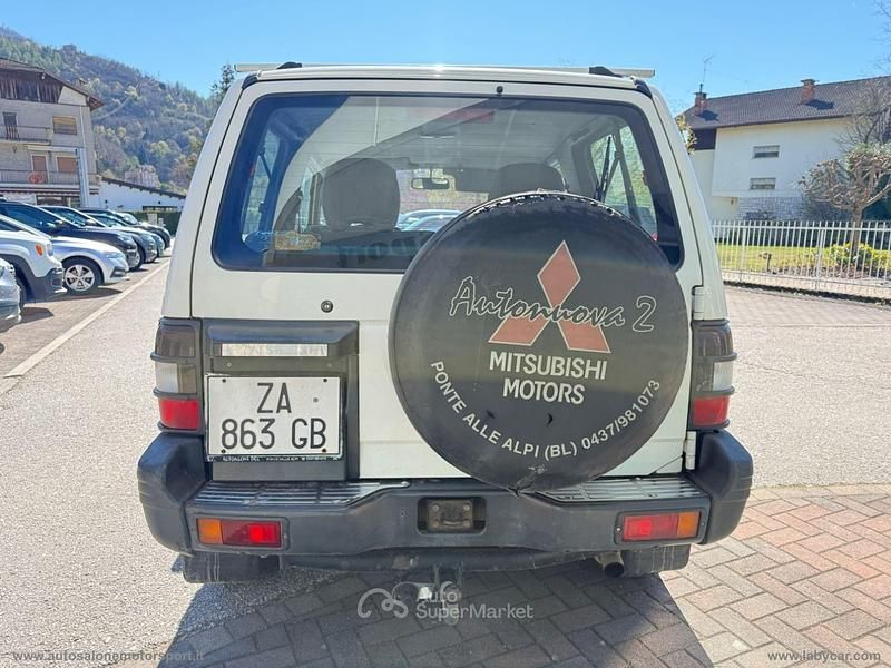 Usata Mitsubishi Pajero 99 CV (72 kW) 1999 Bianco SUV