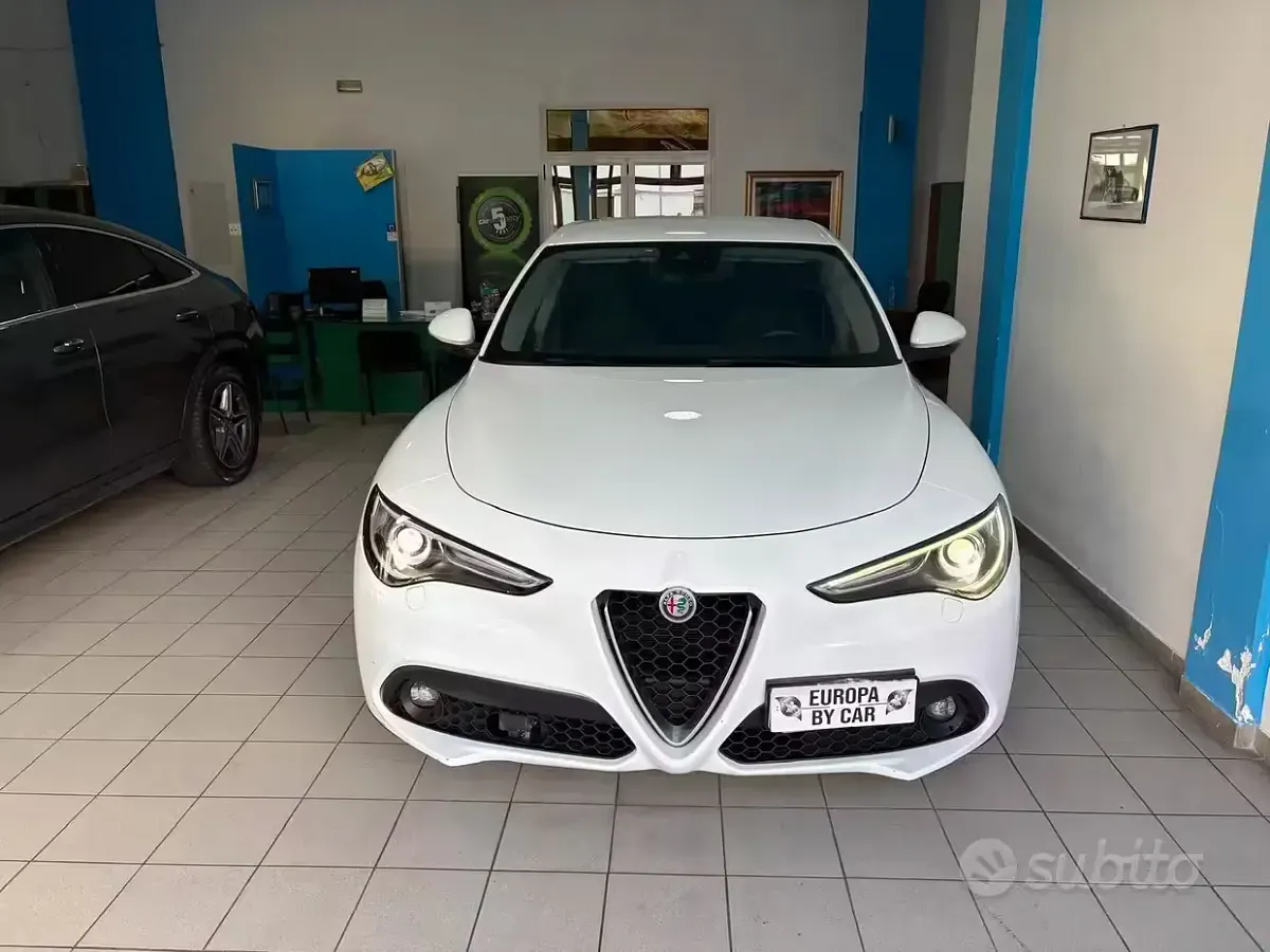 Usata Alfa Romeo Stelvio Executive 179 CV (131 kW) 2018 Bianco SUV