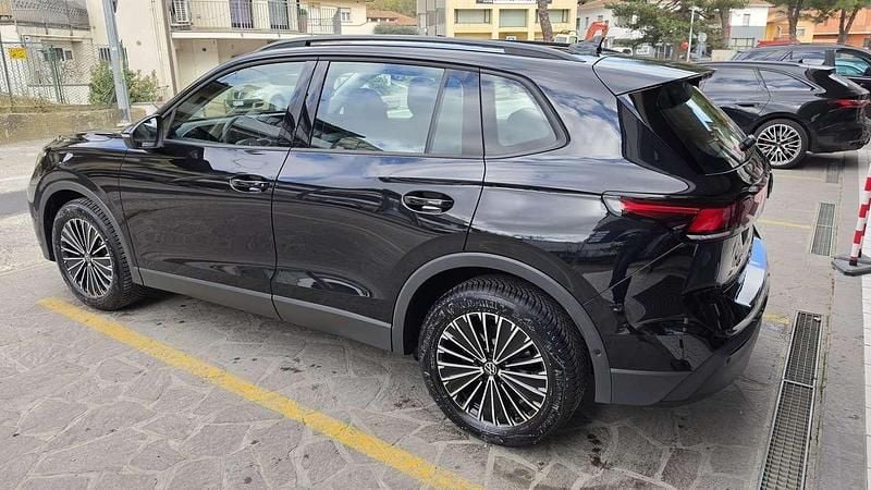 Usata VW Tiguan Life 131 CV (96 kW) 2024 Nero met. SUV