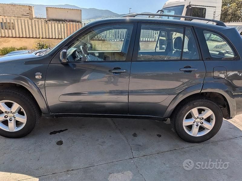 Usata Toyota RAV4 2006 Grigio SUV
