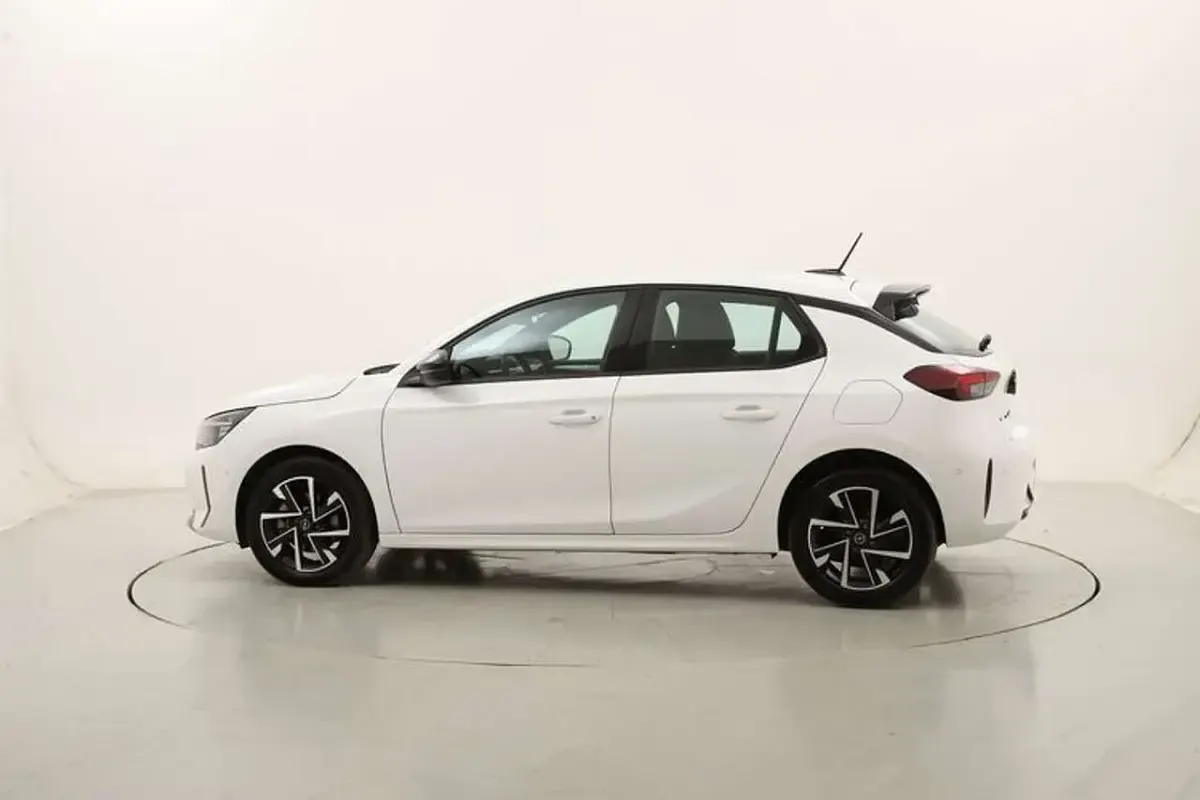 Usata Opel Corsa 101 CV (74 kW) 2025 Bianco Utilitaria
