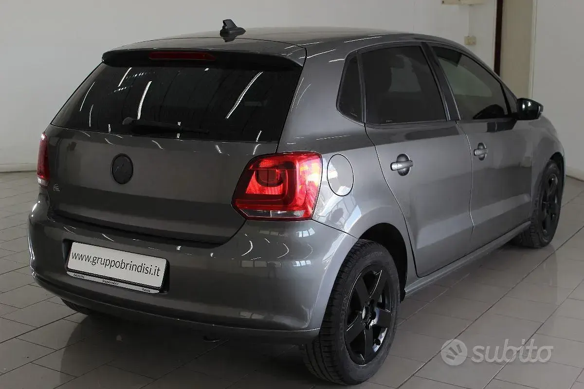 Begagnad VW Polo Comfortline 75 HK (55 kW) 2011 Grå Halvkombi