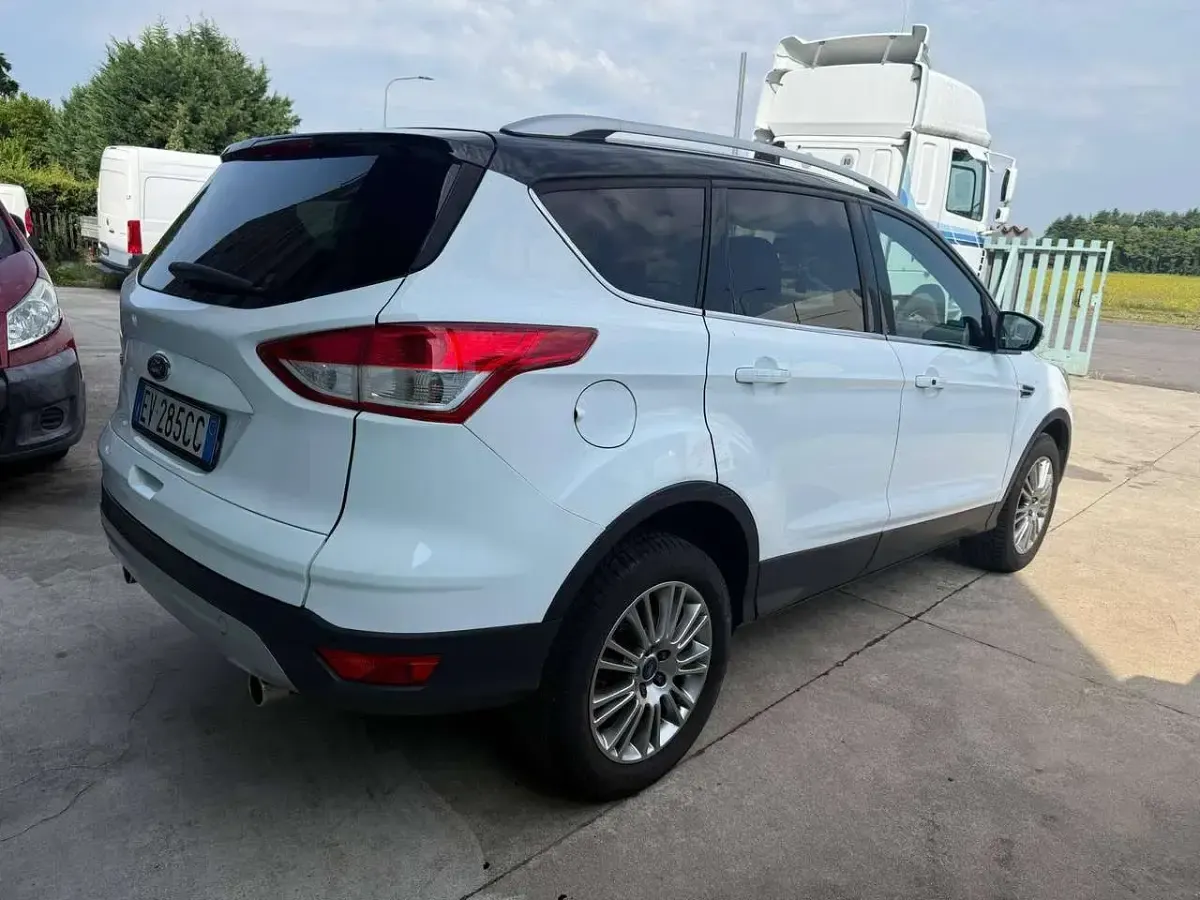Usata Ford Kuga Titanium 163 CV (119 kW) 2014 Bianco SUV