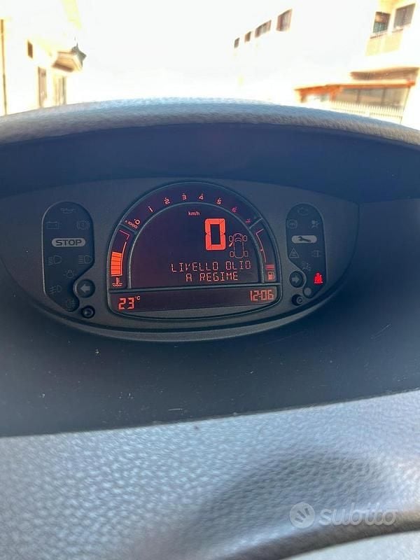 Usata Renault Grand Modus 75 CV (55 kW) 2009 Blu Monovolume