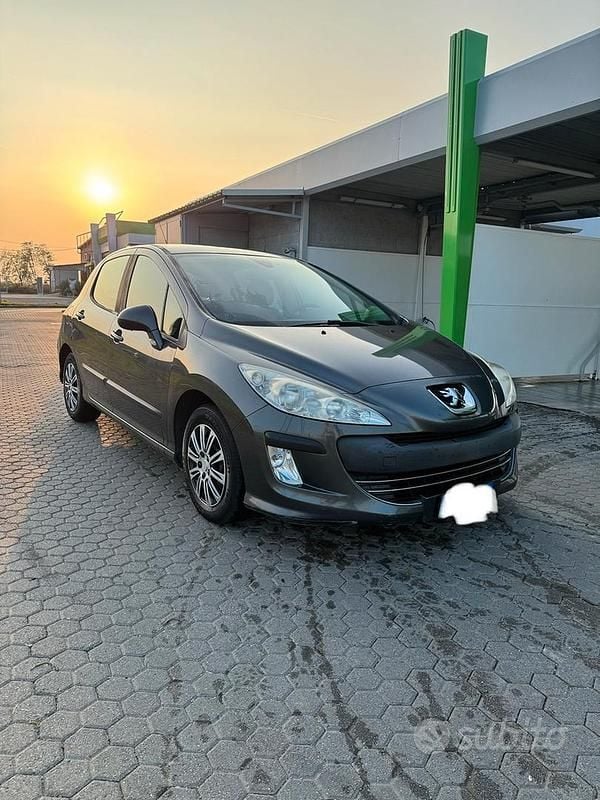Usata 2009 Peugeot 308 Tre volumi | 1499 € (Super prezzo) - Immagine 1/4