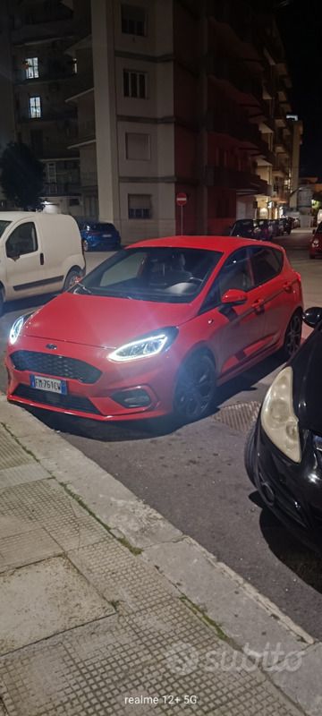 Usata Ford Fiesta ST-Line 86 CV (63 kW) 2017 Rosso Utilitaria