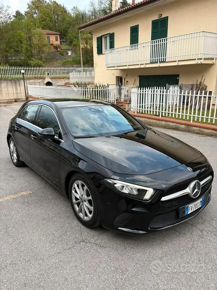 Occasion Mercedes A180 Executive 116 ch (85 kW) 2019 Noir Berline
