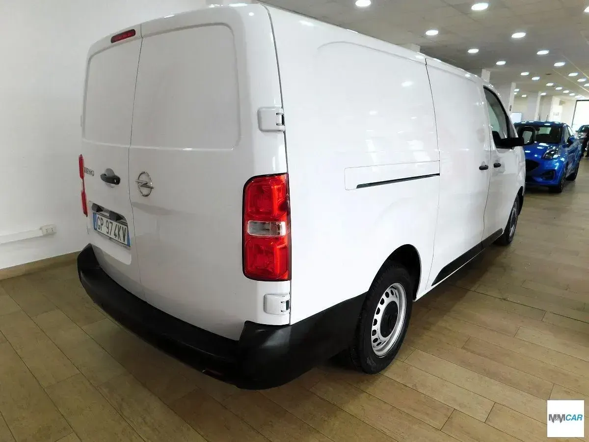 Usata Opel Vivaro-e Combi Enjoy 145 CV (106 kW) 2023 Bianco Monovolume