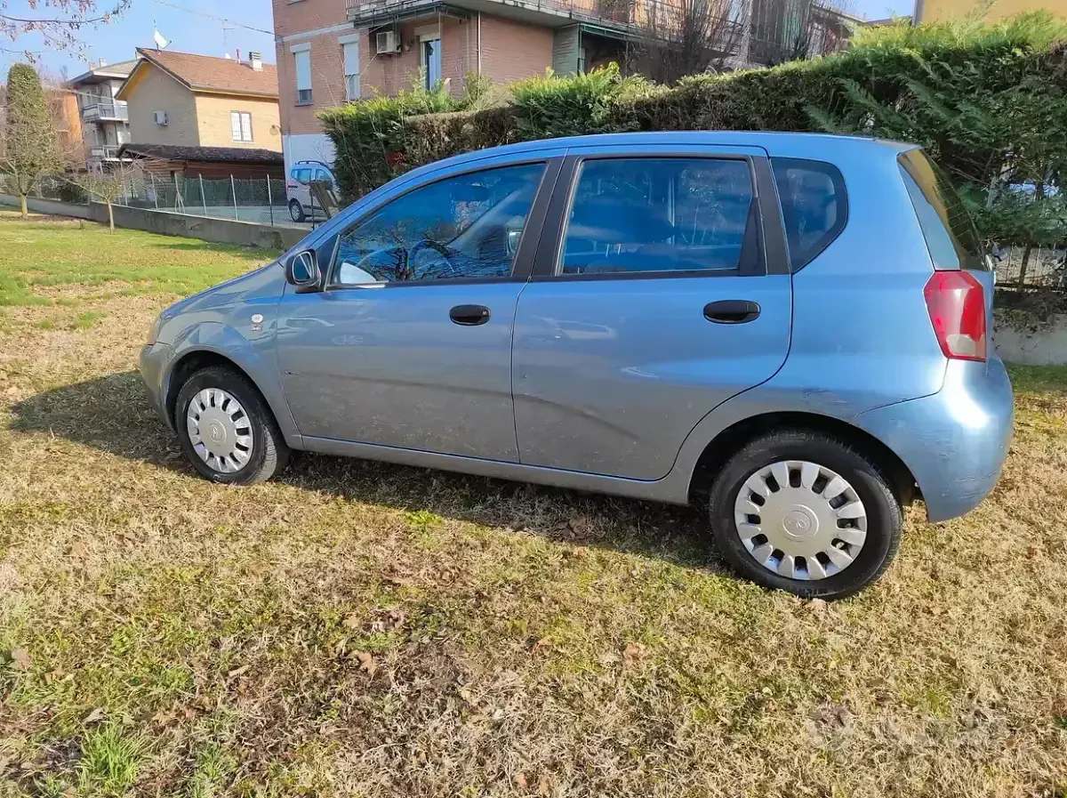 Usata Chevrolet Kalos 72 CV (52 kW) 2006 Bluazzurro Berlina