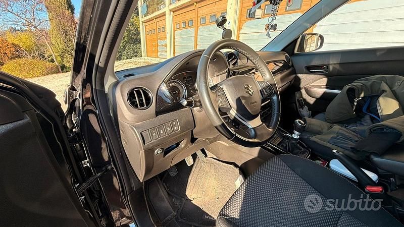 Usata Suzuki Vitara Cool 129 CV (94 kW) 2021 Nero SUV