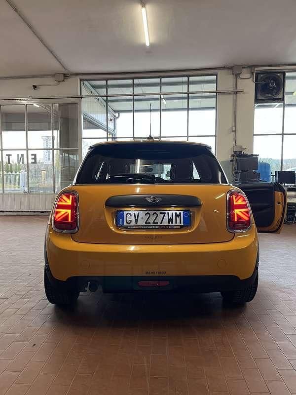 Usata Mini ONE 75 CV (55 kW) 2016 Utilitaria