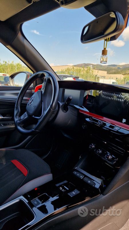 Usata Opel Mokka 131 CV (96 kW) 2022 Nero SUV