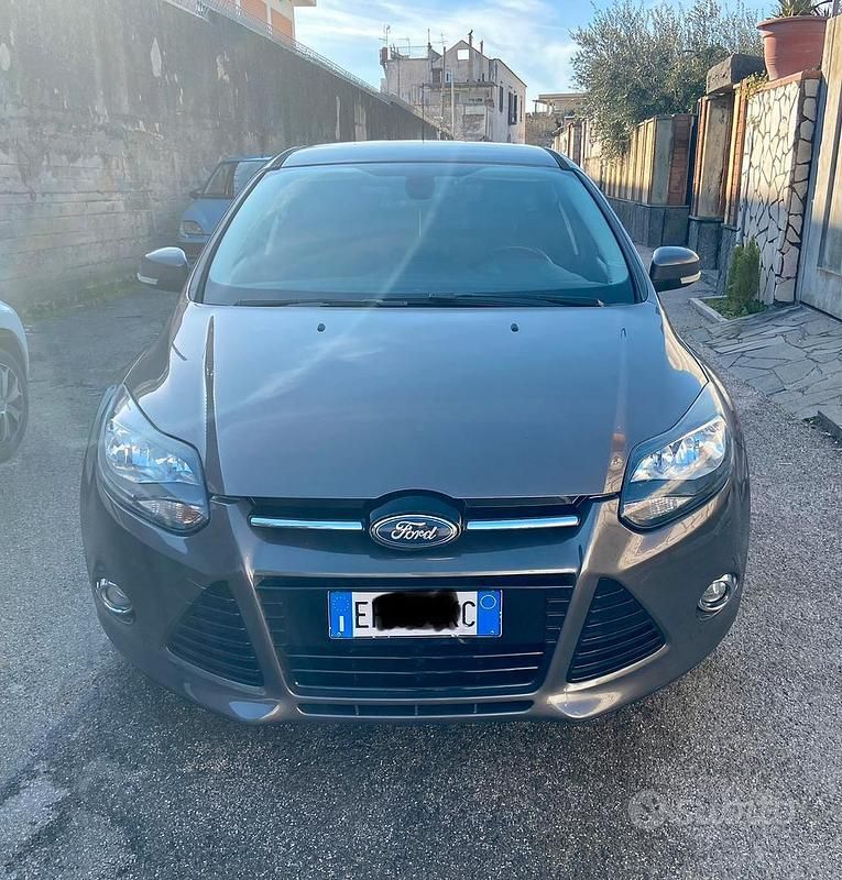 Usata Ford Focus Titanium 115 CV (84 kW) 2011 Grigio Berlina