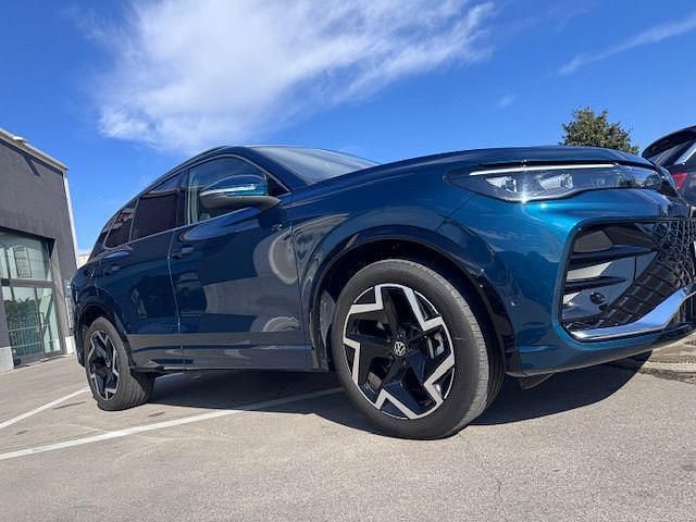 Usata VW Tiguan R-line 150 CV (110 kW) 2025 Blu SUV