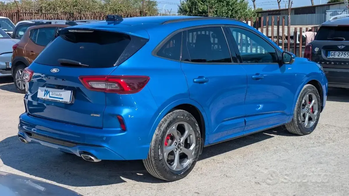 Usata Ford Kuga ST 151 CV (111 kW) 2024 Bluazzurro SUV