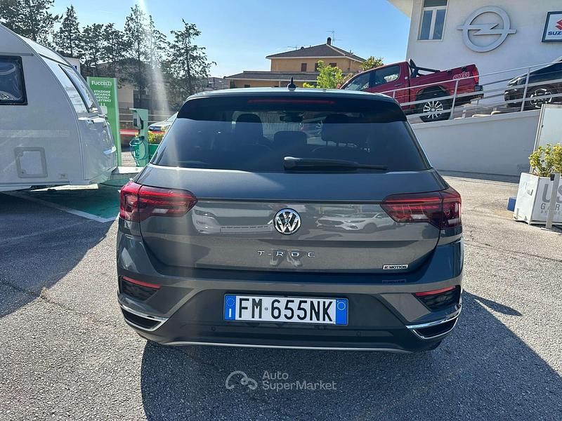 Usata VW T-Roc Advance 150 CV (110 kW) 2018 Grigio SUV