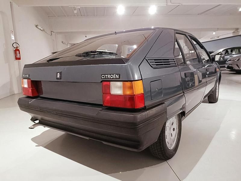 Usata Citroën BX 70 CV (51 kW) 1988 Grigio Berlina