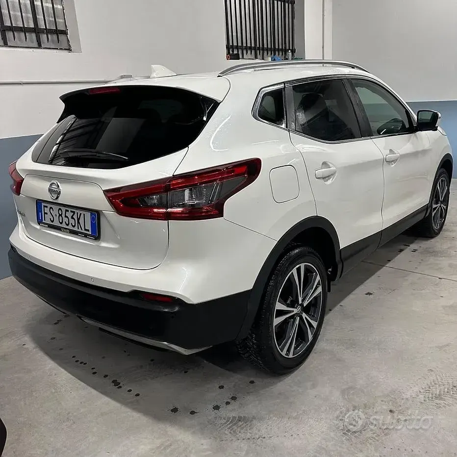 Usata Nissan Qashqai Tekna 116 CV (85 kW) 2018 Bianco SUV