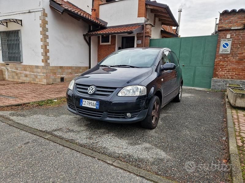 Nero Usata 2006 VW Fox Utilitaria | 2200 € (Ottimo prezzo) - Immagine 1/4