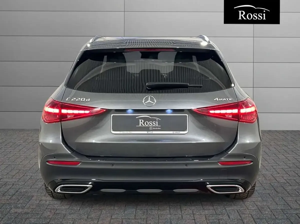 Usata Mercedes C220 Premium 200 CV (147 kW) 2023 Grigio scuro metallizzato Station wagon