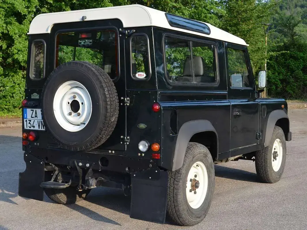 Usata Land Rover Defender 122 CV (89 kW) 2004 Pick-up