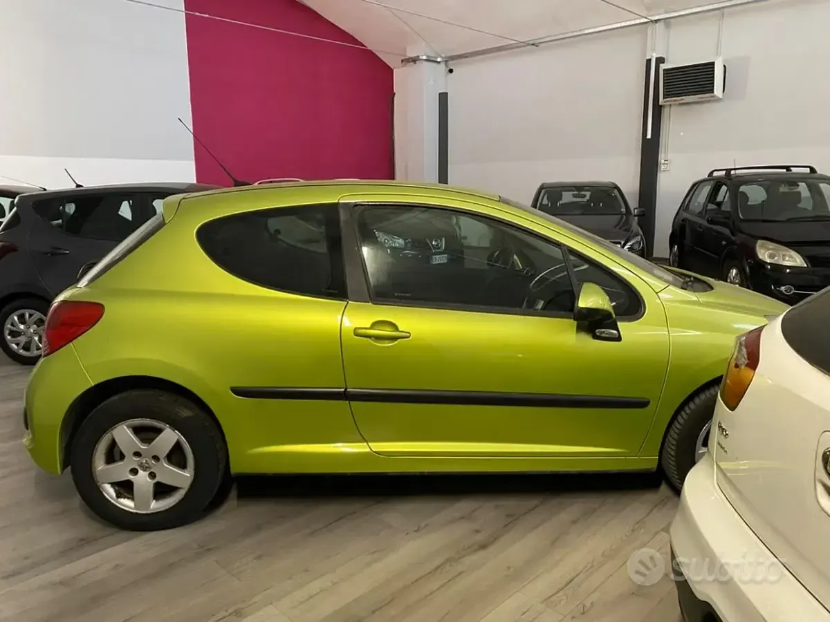 Usata Peugeot 207 88 CV (64 kW) 2006 Verde Berlina