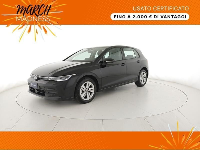 Usata VW Golf VIII Life 116 CV (85 kW) 2025 Grenadill black metallizzato Berlina