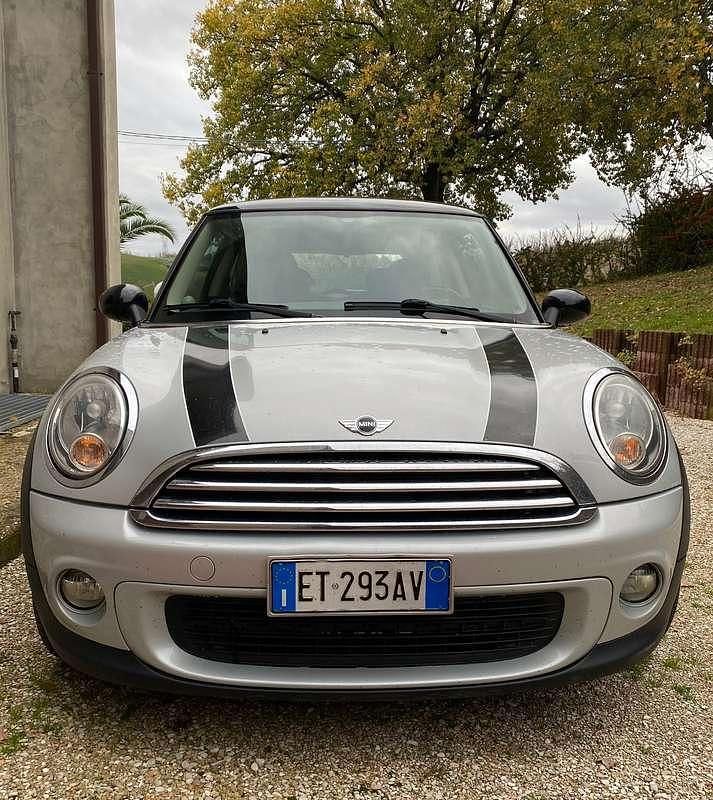 Grigio Usata 2012 Mini Cooper D Due volumi | 5250 € (Buon prezzo) - Immagine 1/4