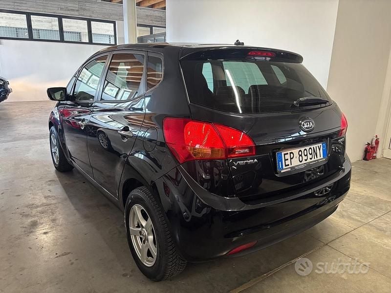 Usata Kia Venga 127 CV (93 kW) 2012 Nero Utilitaria