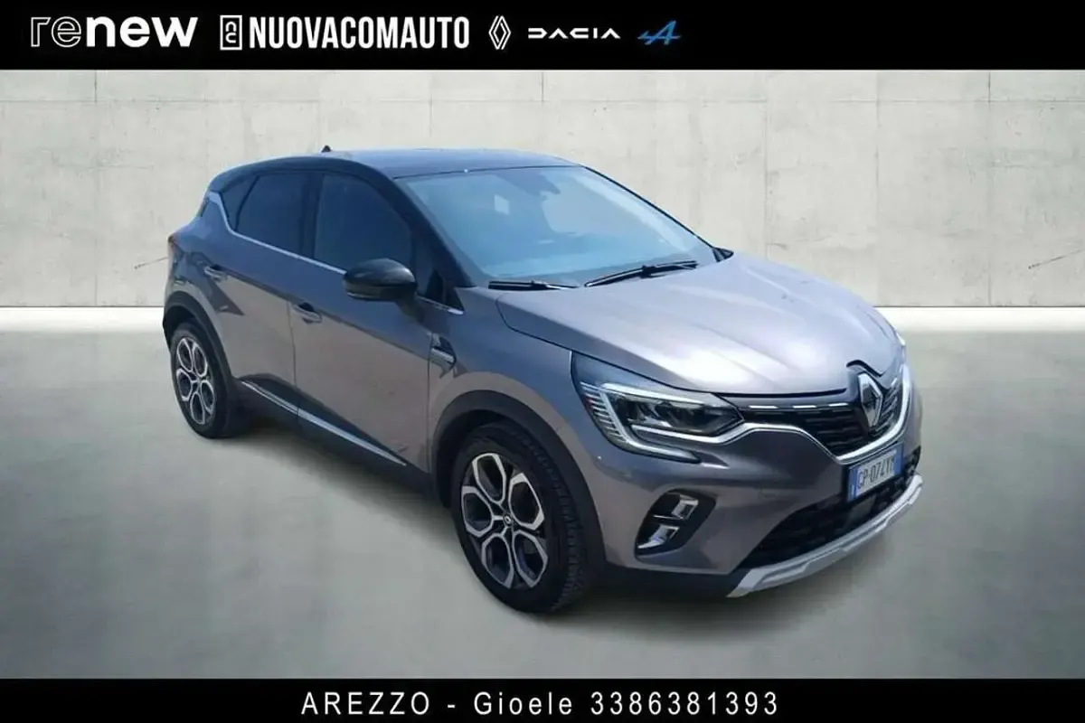 Usata Renault Captur Techno 101 CV (74 kW) 2023 Grigio SUV