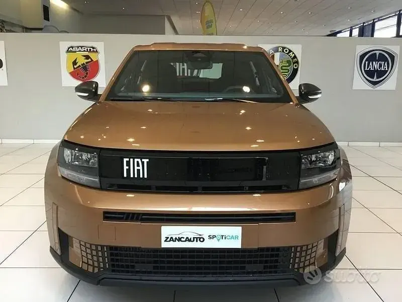 Nuova Fiat Grande Panda Pop 100 CV (73 kW) 2026 Marrone Utilitaria