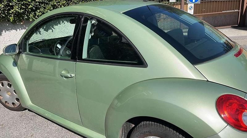 Usata VW New Beetle 102 CV (75 kW) 2010 Utilitaria