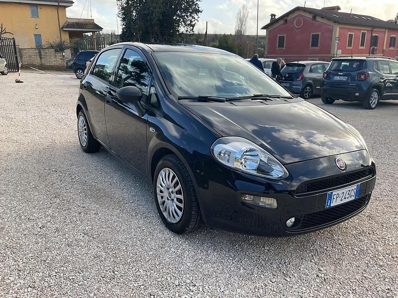Usata Fiat Punto Easy 95 CV (69 kW) 2018 Blu Utilitaria