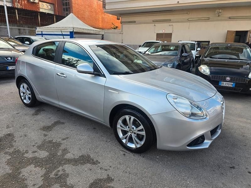 Usata Alfa Romeo Giulietta Distinctive 120 CV (88 kW) 2011 Grigio Berlina