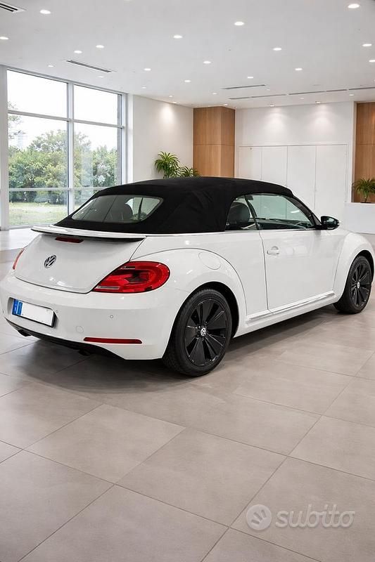Usata VW Beetle 105 CV (77 kW) 2014 Bianco Utilitaria