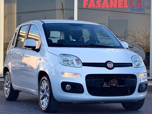 Usata Fiat Panda Lounge 69 CV (50 kW) 2017 Bianco Utilitaria