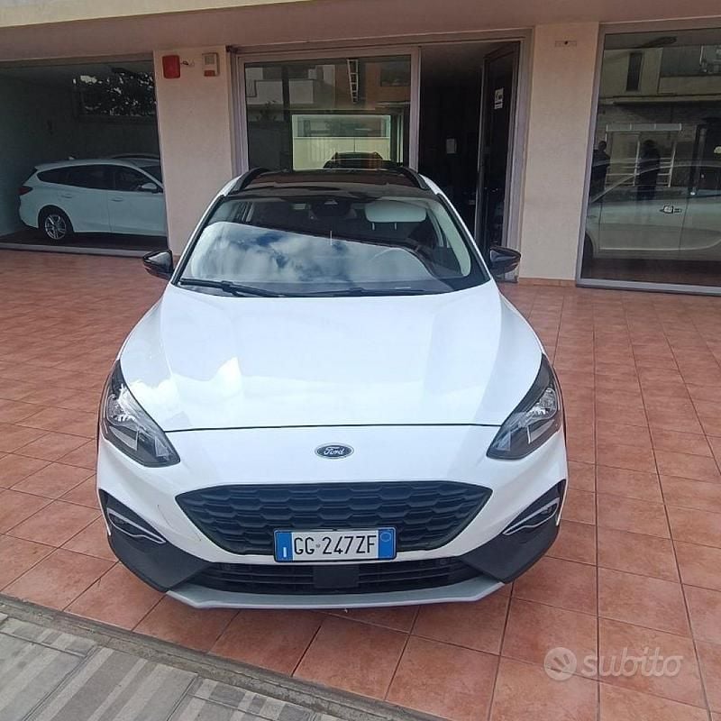 Usata Ford Focus Active X 120 CV (88 kW) 2021 Bianco Berlina