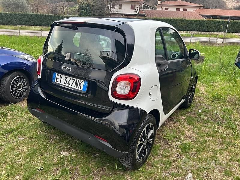 Usata Smart ForFour Prime 70 CV (51 kW) 2015 Nero Utilitaria