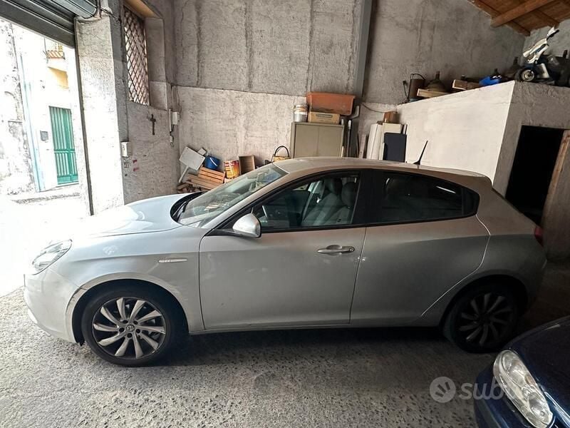 Usata 2017 Alfa Romeo Giulietta Due volumi | 11.500 € (Buon prezzo) - Immagine 1/4