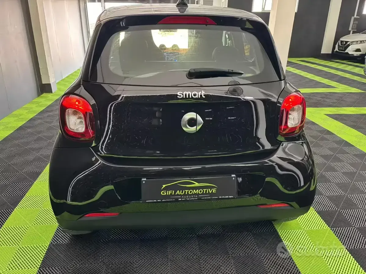 Usata Smart ForFour Passion 71 CV (52 kW) 2018 Nero Utilitaria
