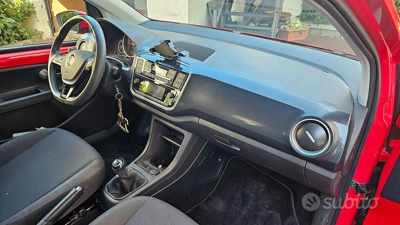 Usata VW up! Move 68 CV (50 kW) 2020 Rosso Utilitaria