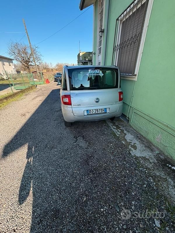Usata Fiat Multipla 120 CV (88 kW) 2007 Grigio Monovolume