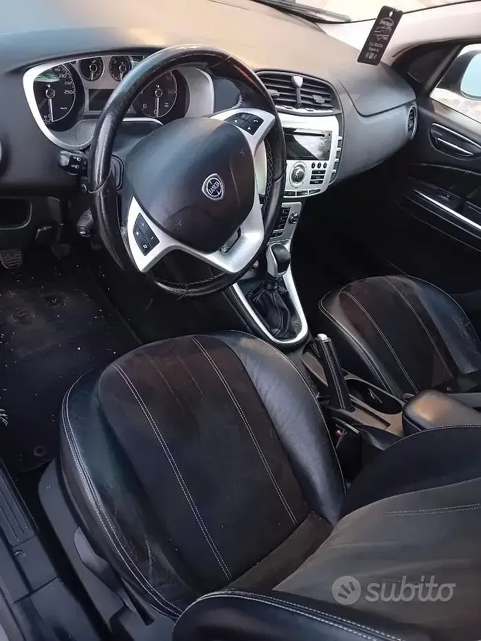 Usata Lancia Delta 190 CV (139 kW) 2010 Nero Utilitaria