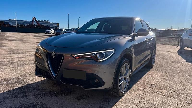 Usata Alfa Romeo Stelvio Executive 210 CV (154 kW) 2017 Grigio SUV