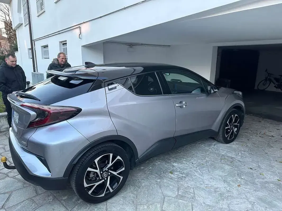 Usata Toyota C-HR Lounge 116 CV (85 kW) 2017 SUV