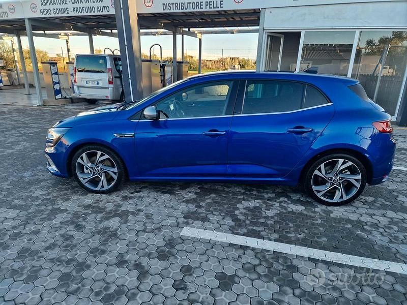 Usata Renault Mégane IV GT 165 CV (121 kW) 2017 Blu Berlina