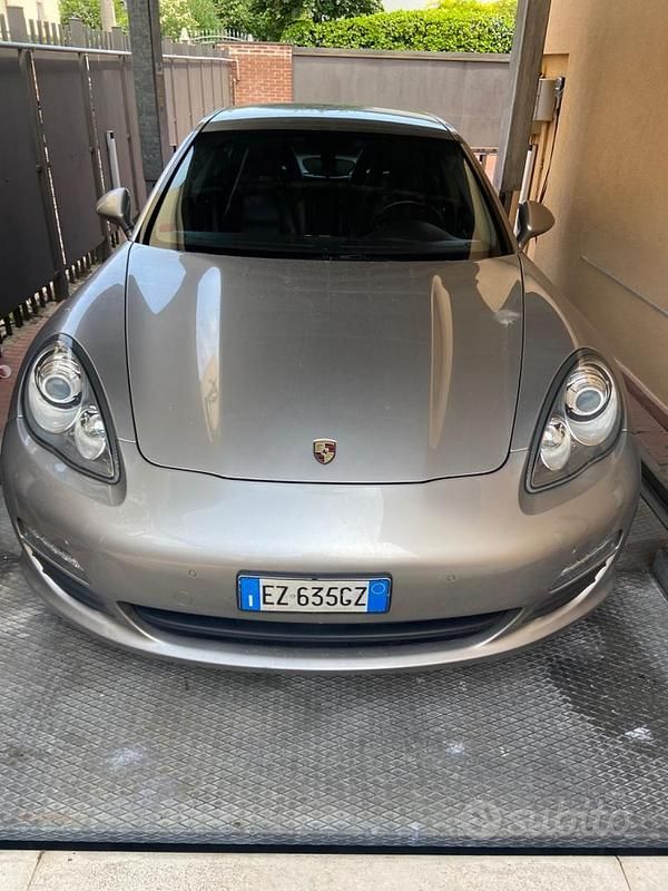 Usata 2011 Porsche Panamera Tre volumi | 22.000 € (Buon prezzo) - Immagine 1/4