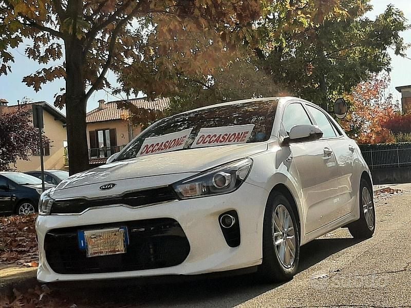 Usata Kia Rio Active 78 CV (57 kW) 2018 Bianco Berlina