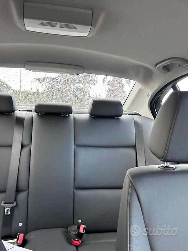 Usata BMW 318 122 CV (89 kW) 2007 Grigio Berlina