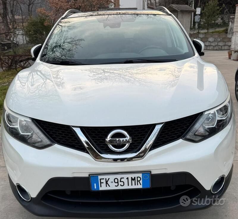 Usata 2017 Nissan Qashqai N-Connecta SUV | 12.800 € (Ottimo prezzo) - Immagine 1/4